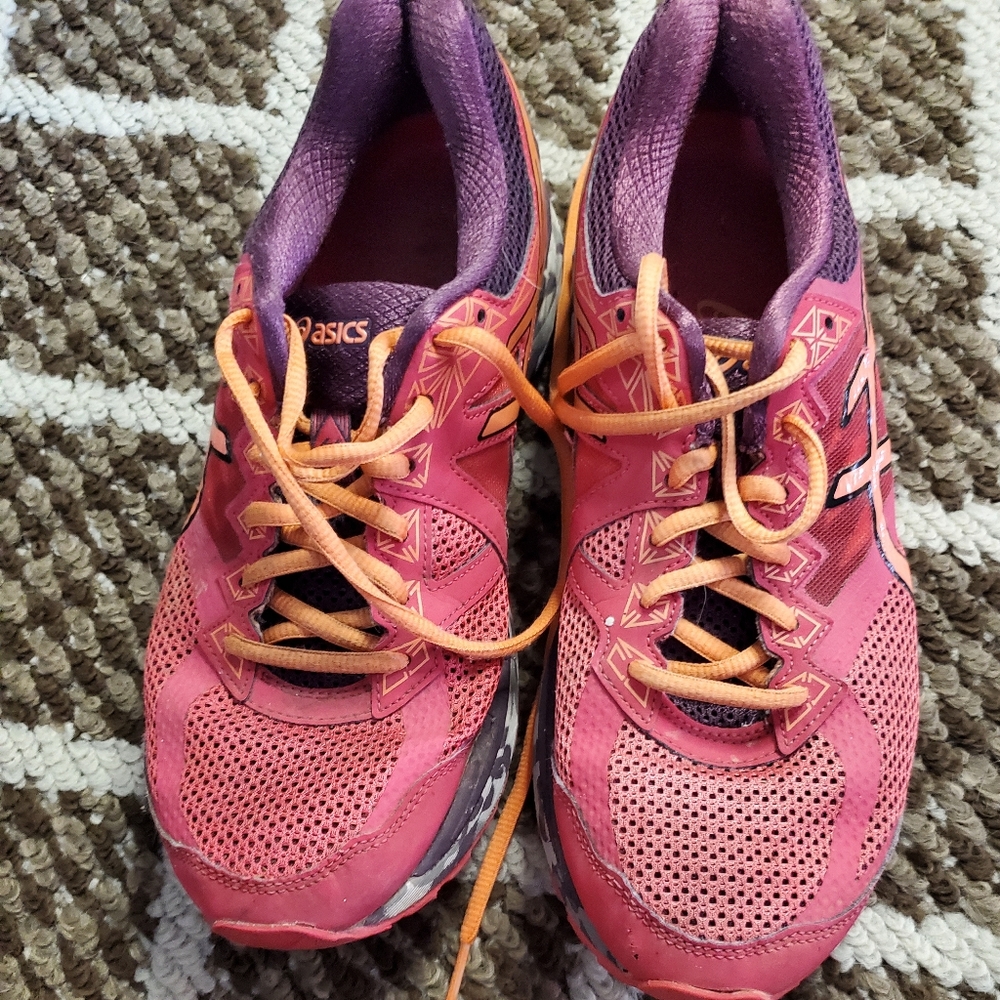 ASICS - Picture 3 of 3